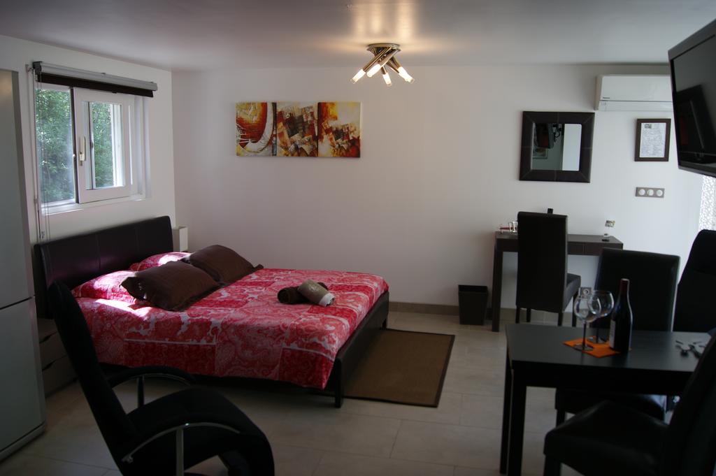 Studio d'hôtes Villa Castelnau Esterno foto